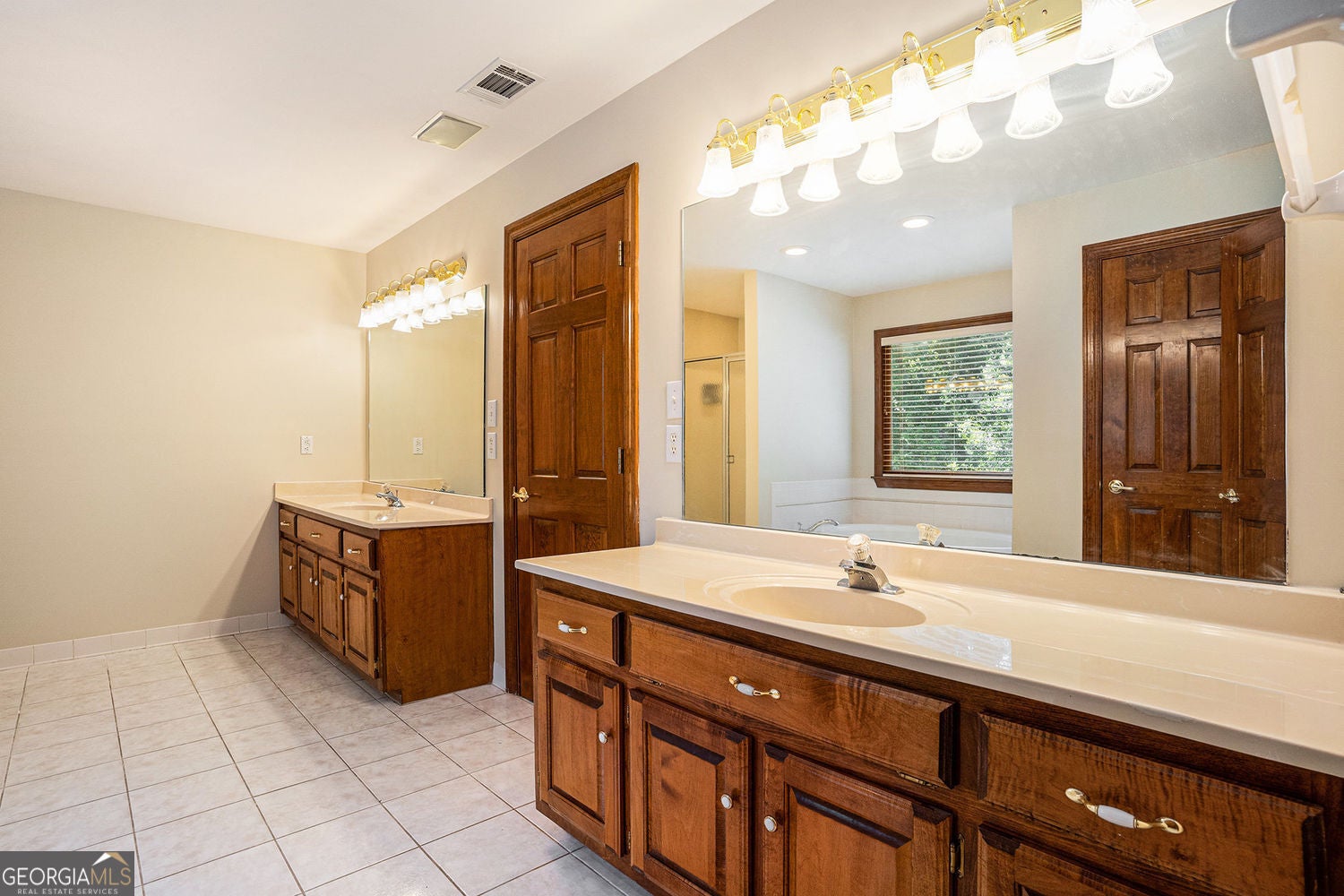 McDonough, Georgia, 30252, United States, 5 Bedrooms Bedrooms, ,6 BathroomsBathrooms,Residential,For Sale,1869164