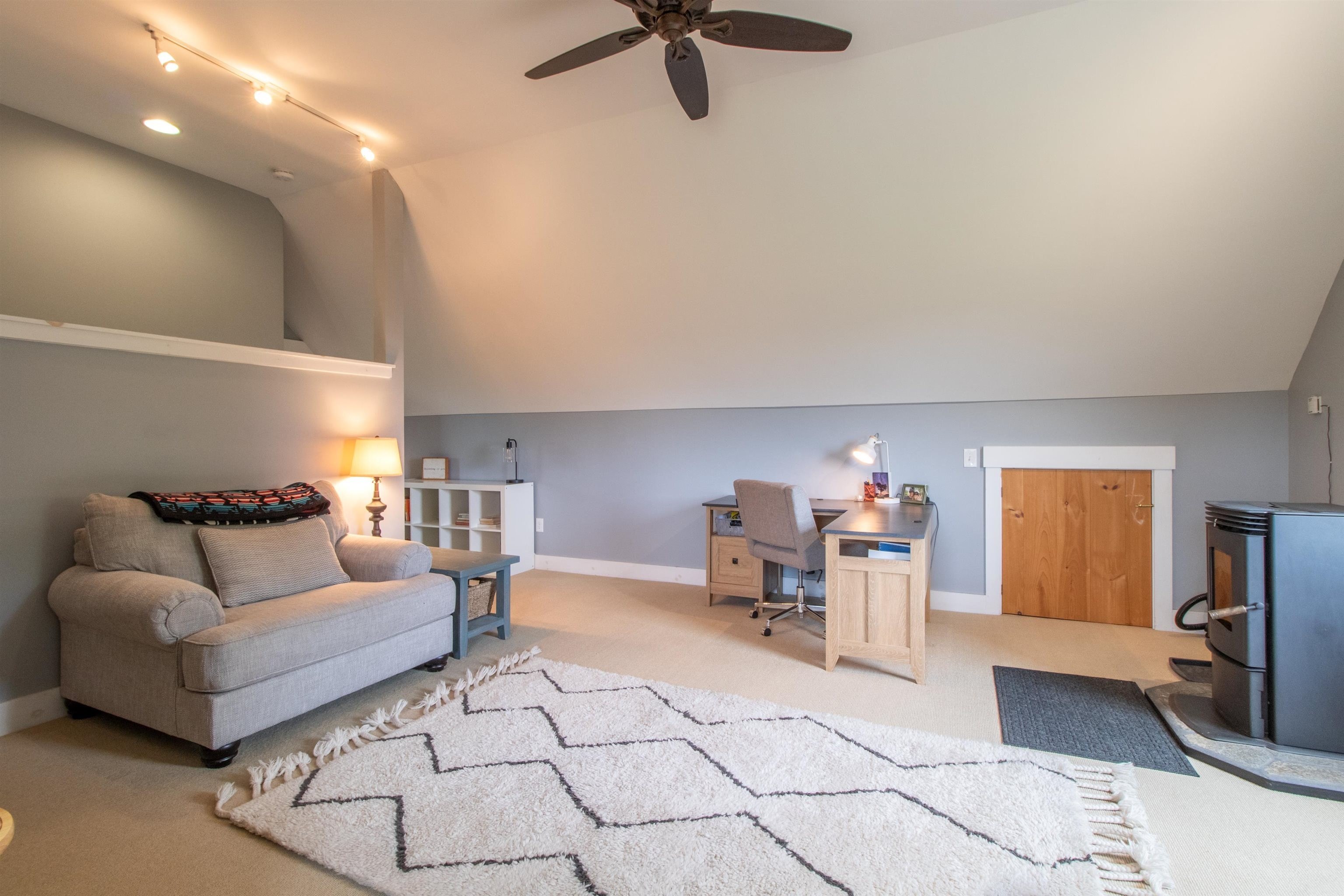 Kirby, Vermont, 05851, United States, 5 Bedrooms Bedrooms, ,3 BathroomsBathrooms,Residential,For Sale,1975447