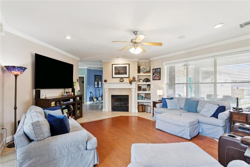 Harvey, Louisiana, 70058, United States, 4 Bedrooms Bedrooms, ,4 BathroomsBathrooms,Residential,For Sale,1919980