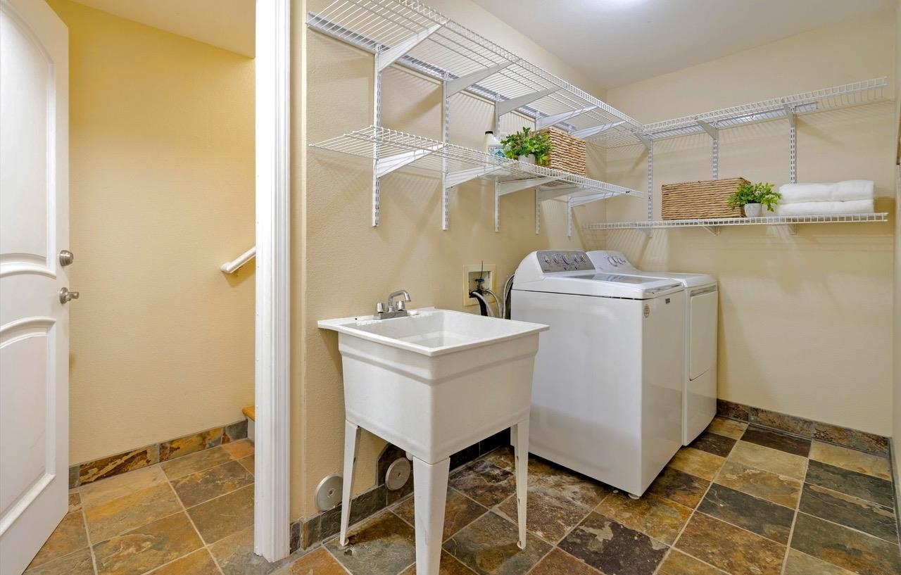 Makawao, Hawaii, 96768, United States, 4 Bedrooms Bedrooms, ,3 BathroomsBathrooms,Residential,For Sale,2003383