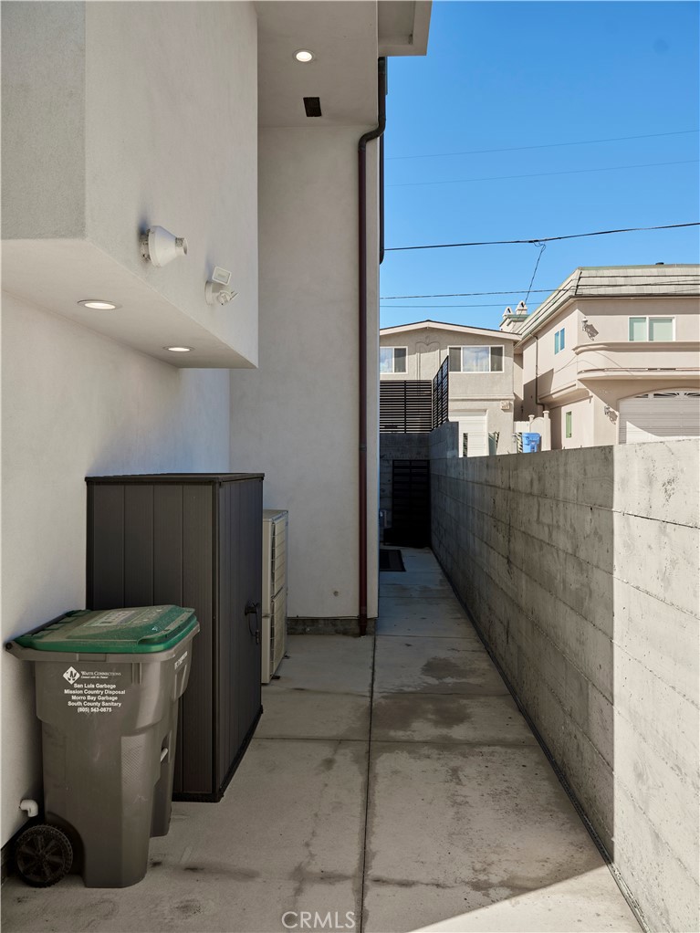 Oceano, California, 93445, United States, 5 Bedrooms Bedrooms, ,4 BathroomsBathrooms,Residential,For Sale,1981898