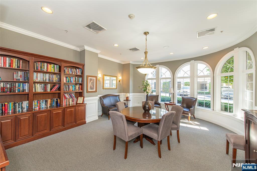 Clifton, New Jersey, 07013, United States, 2 Bedrooms Bedrooms, ,2 BathroomsBathrooms,Residential,For Sale,1971617