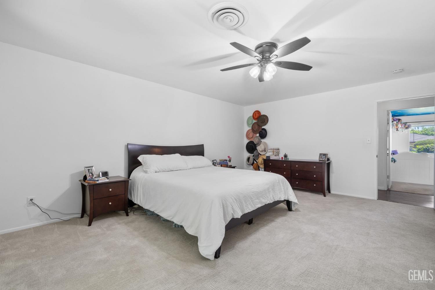 Bakersfield, California, 93301, United States, 3 Bedrooms Bedrooms, ,3 BathroomsBathrooms,Residential,For Sale,1807376