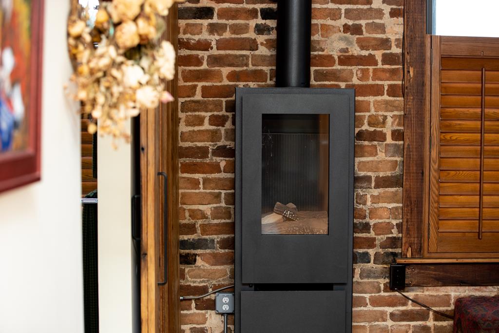 Farmville, Virginia, 23901, United States, 3 Bedrooms Bedrooms, ,3 BathroomsBathrooms,Residential,For Sale,1981165