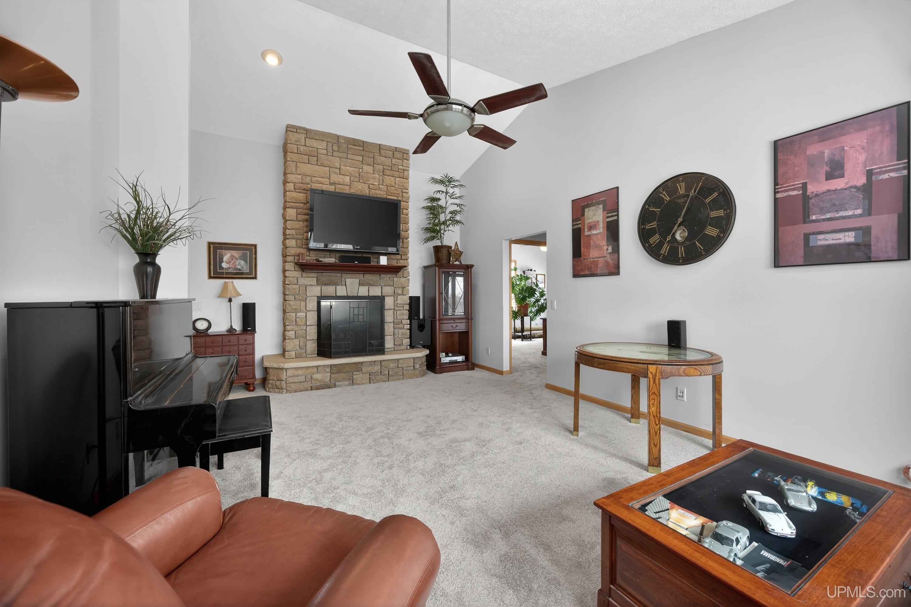 Houghton, Michigan, 49931, United States, 3 Bedrooms Bedrooms, ,4 BathroomsBathrooms,Residential,For Sale,2029605