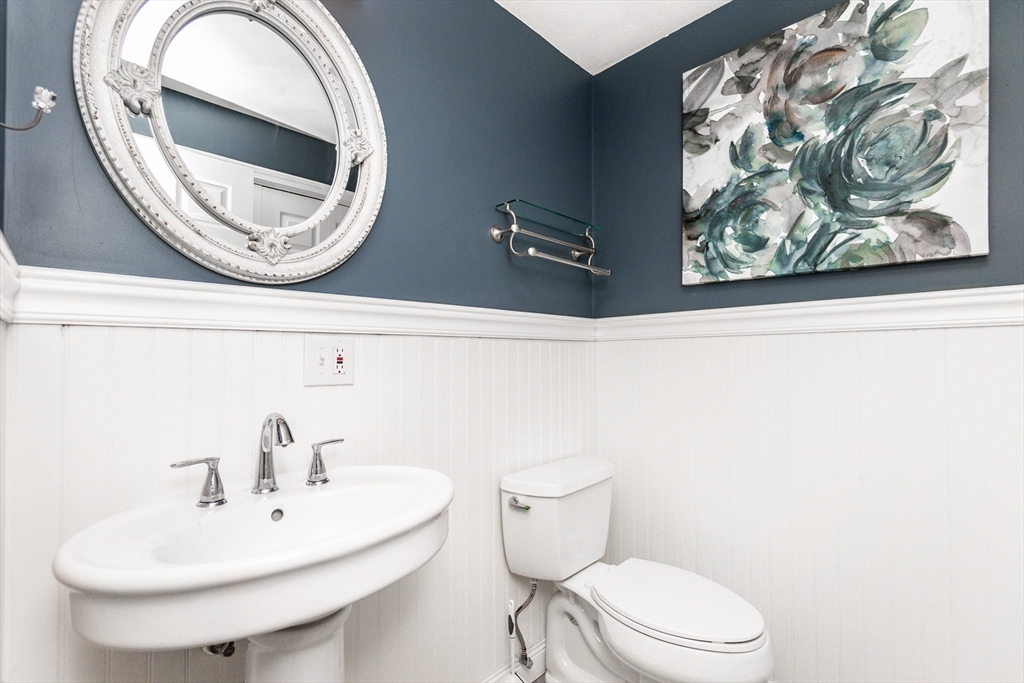 Saugus, Massachusetts, 01906, United States, 4 Bedrooms Bedrooms, ,4 BathroomsBathrooms,Residential,For Sale,2048713