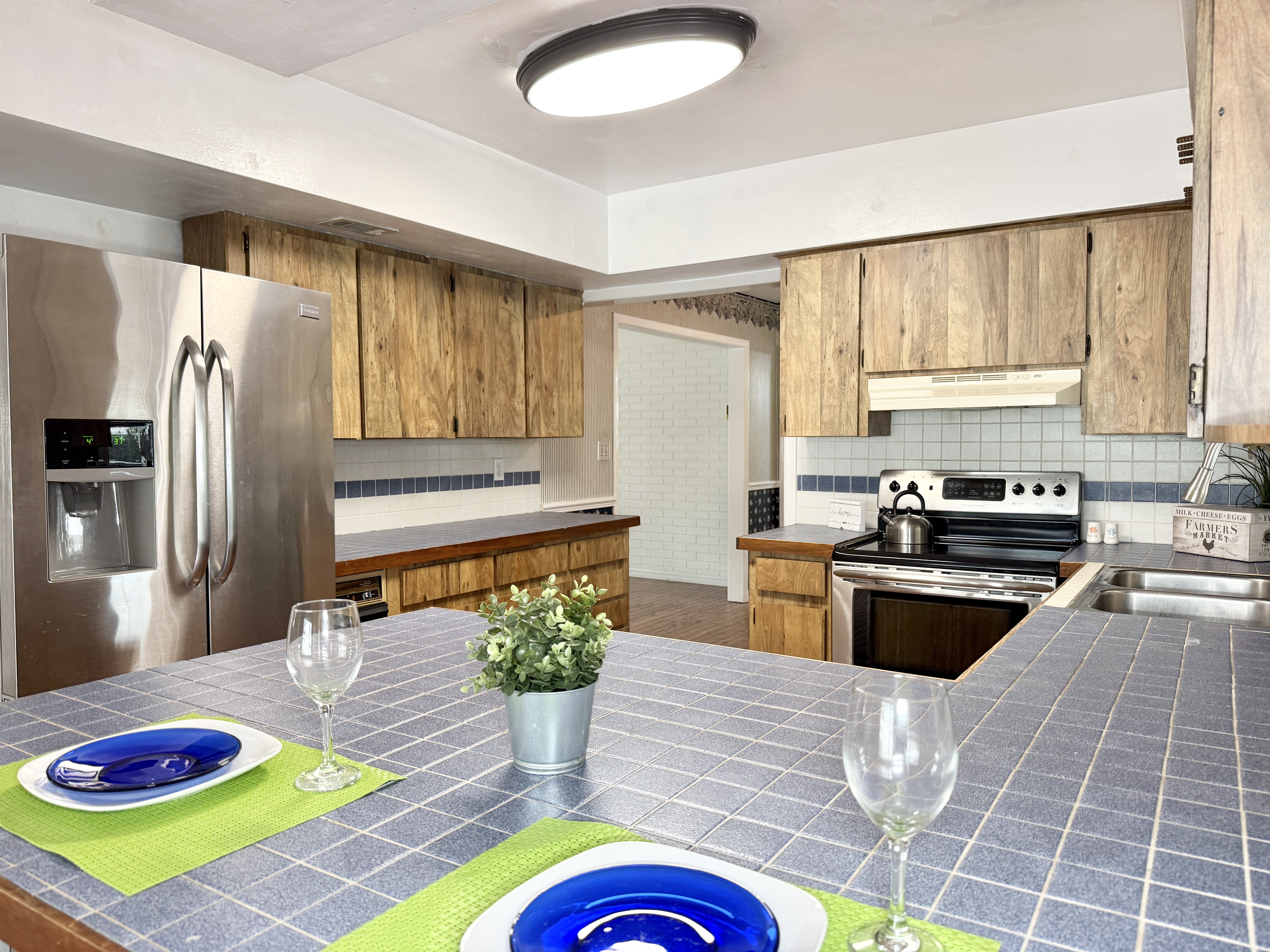 Tampa, Florida, 33618, United States, 3 Bedrooms Bedrooms, ,2 BathroomsBathrooms,Residential,For Sale,1931261