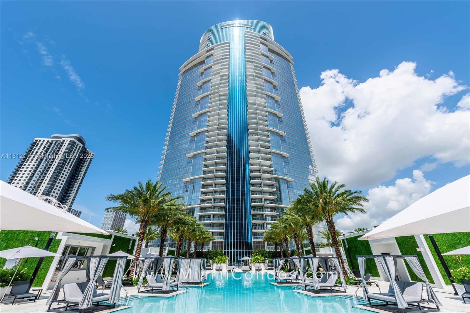 Miami, Florida, 33132, United States, 1 Bedroom Bedrooms, ,2 BathroomsBathrooms,Residential,For Sale,1837244