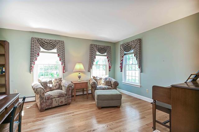 Bow, New Hampshire, 03304, United States, 4 Bedrooms Bedrooms, ,3 BathroomsBathrooms,Residential,For Sale,1900583