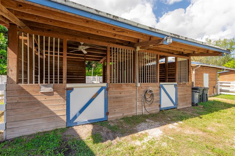 Parkland, Florida, 33067, United States, 5 Bedrooms Bedrooms, ,4 BathroomsBathrooms,Residential,For Sale,1990344