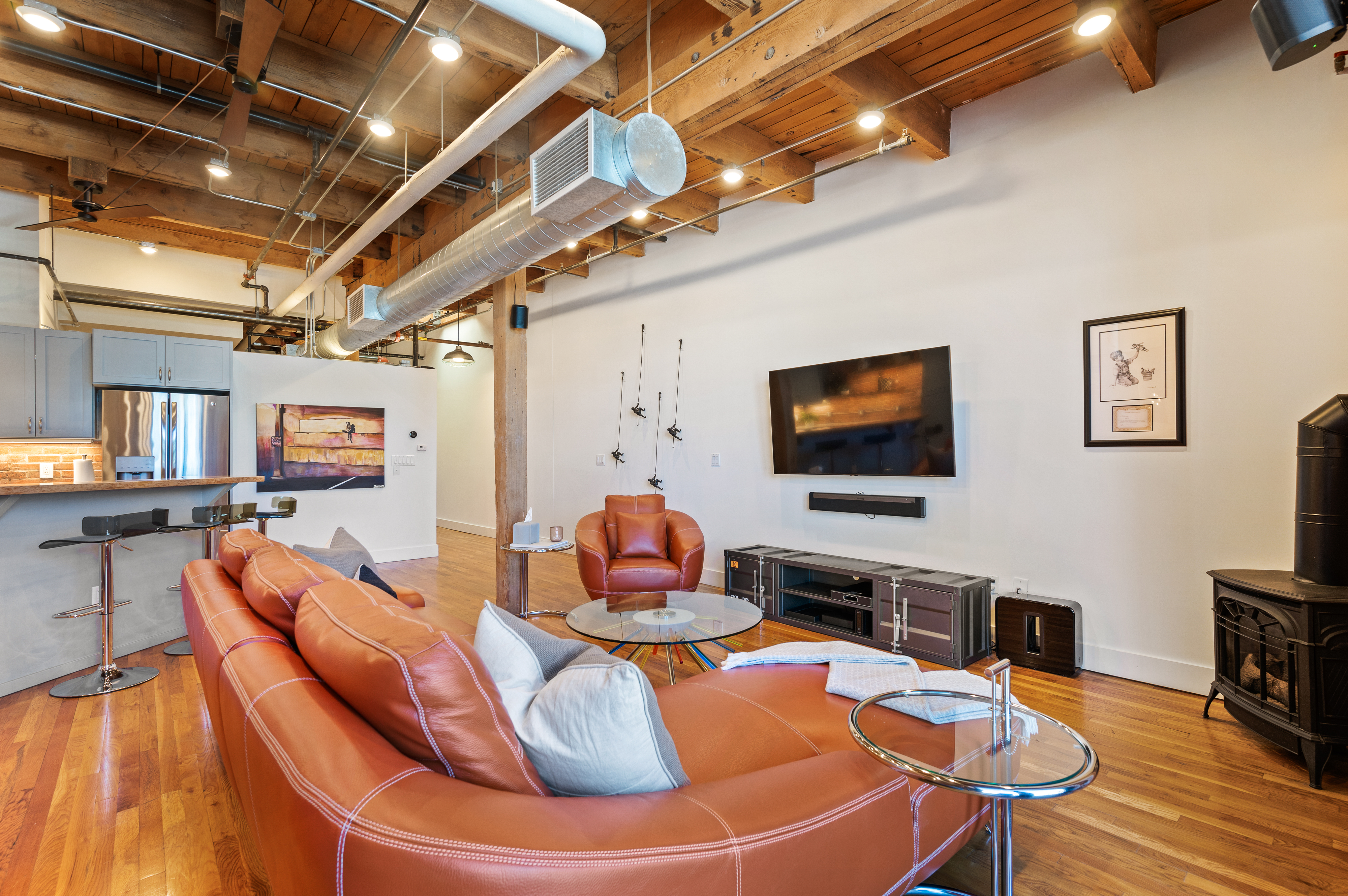  Unit 518 Occupies the Top Floor of the Ice House Lofts - 物件實景