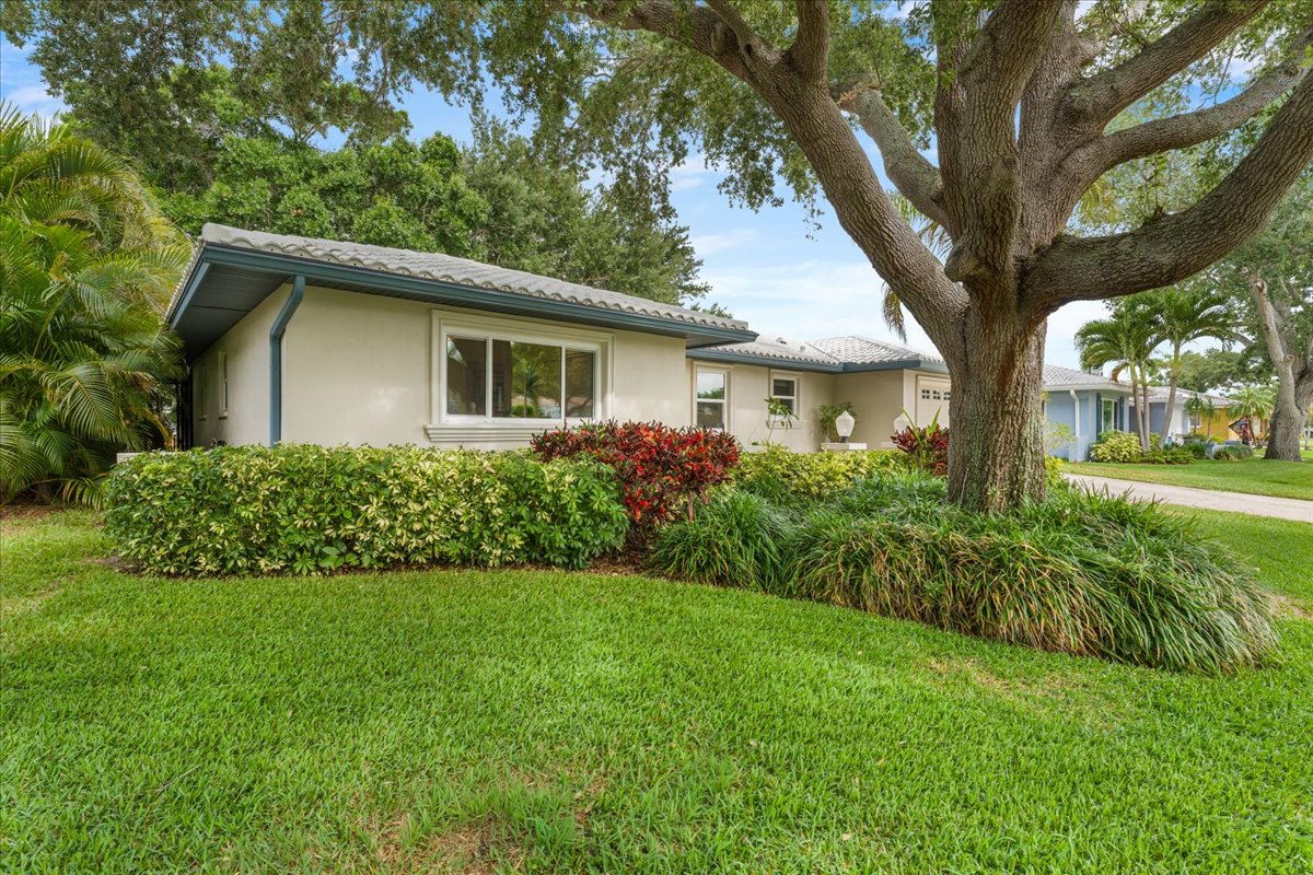 Seminole, Florida, 33772, United States, 3 Bedrooms Bedrooms, ,2 BathroomsBathrooms,Residential,For Sale,2048345