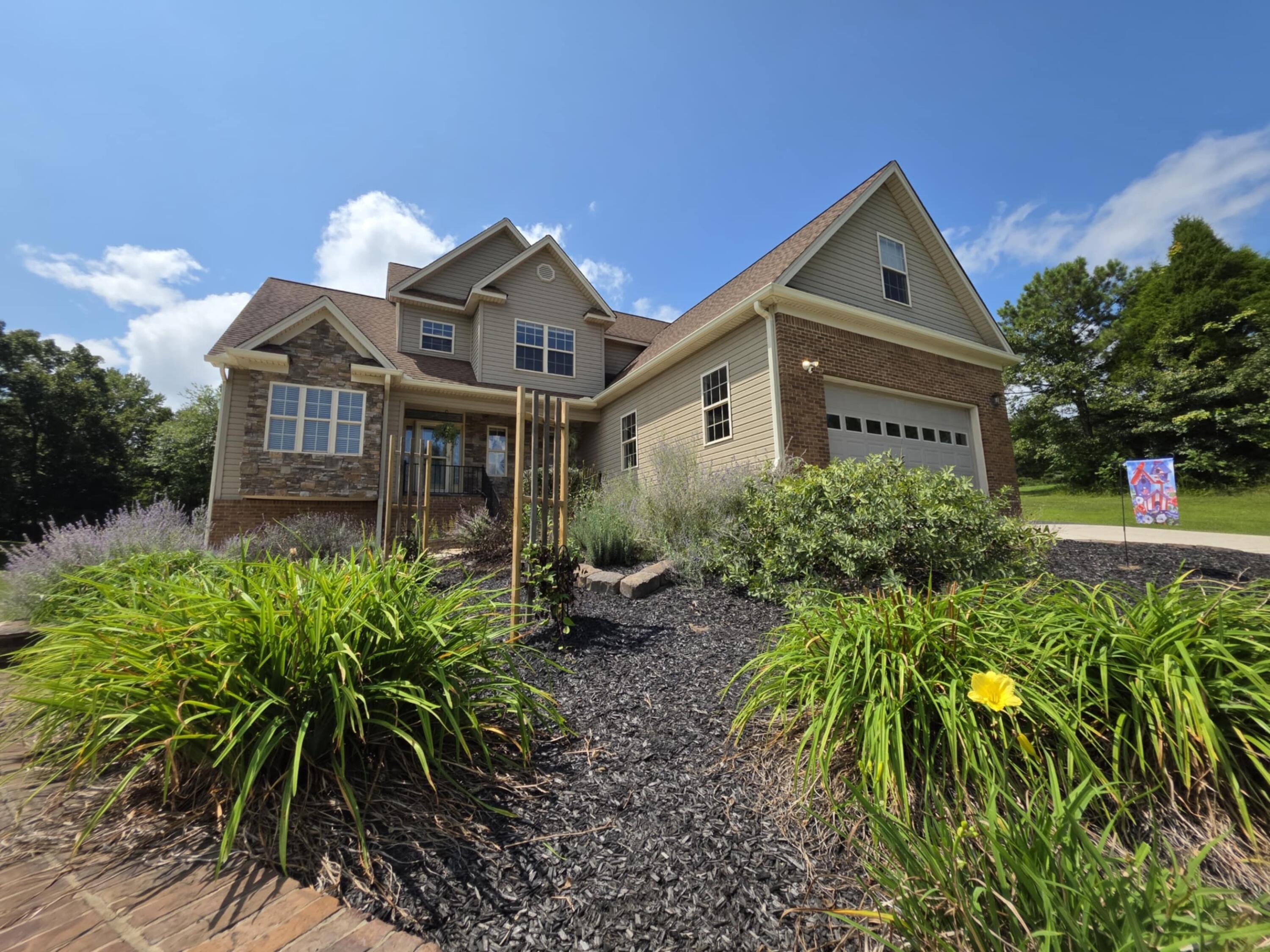 Spring City, Tennessee, 37381, United States, 4 Bedrooms Bedrooms, ,3 BathroomsBathrooms,Residential,For Sale,1927411