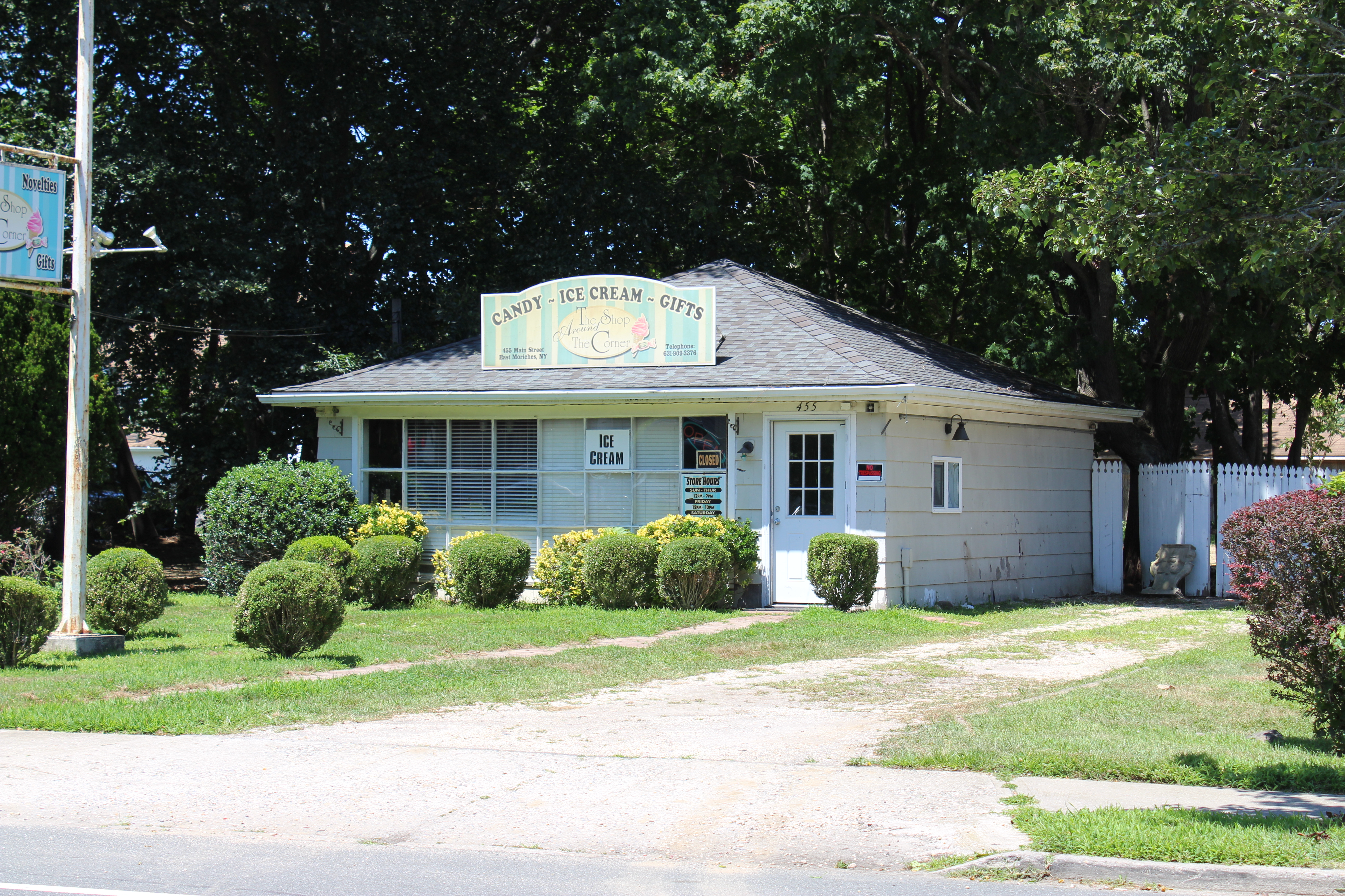 East Moriches, New York, 11940, United States, 4 Bedrooms Bedrooms, ,2 BathroomsBathrooms,Residential,For Sale,1984463