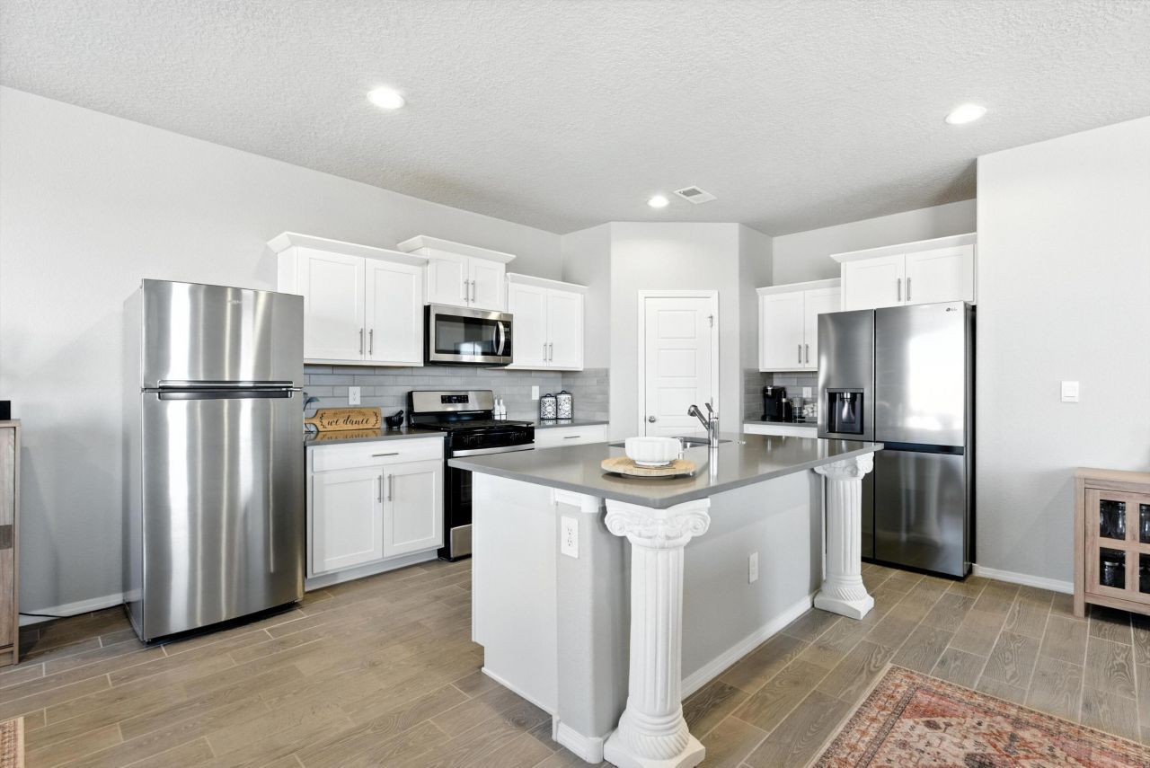 Rio Rancho, New Mexico, 87124, United States, 4 Bedrooms Bedrooms, ,3 BathroomsBathrooms,Residential,For Sale,1868349