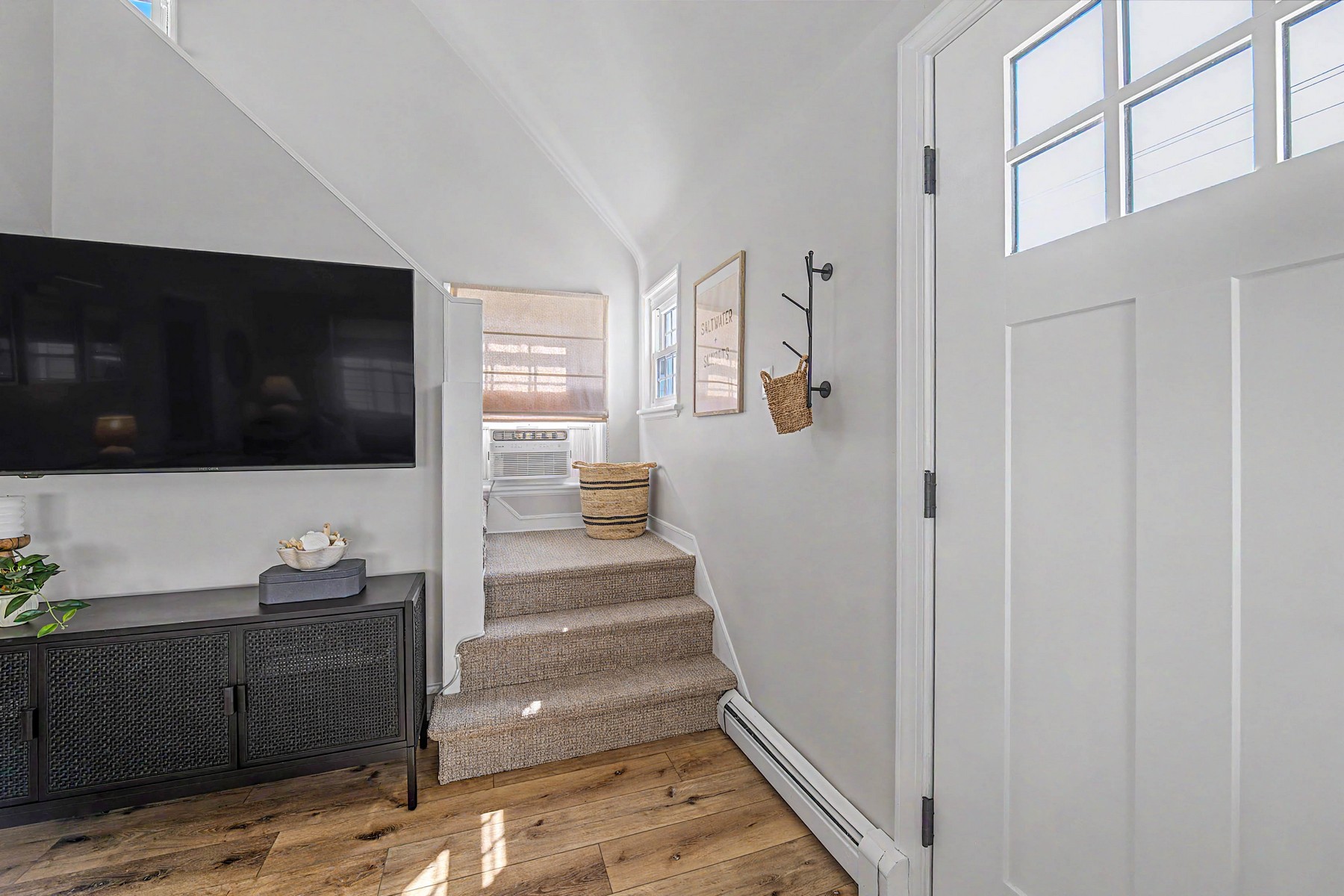  2353 Asbury Avenue - 物件實景