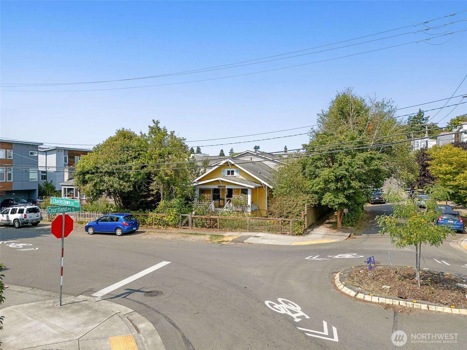 SEATTLE, Washington, 98144, United States, 2 Bedrooms Bedrooms, ,1 BathroomBathrooms,Residential,For Sale,1941790