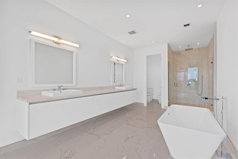 Weston, Florida, 33326, United States, 5 Bedrooms Bedrooms, ,10 BathroomsBathrooms,Residential,For Sale,1925286