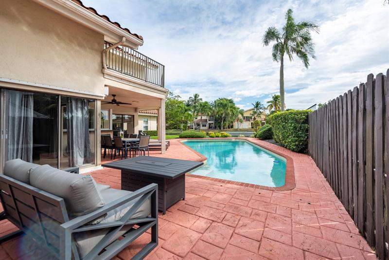 Plantation, Florida, 33324, United States, 4 Bedrooms Bedrooms, ,3 BathroomsBathrooms,Residential,For Sale,1987783