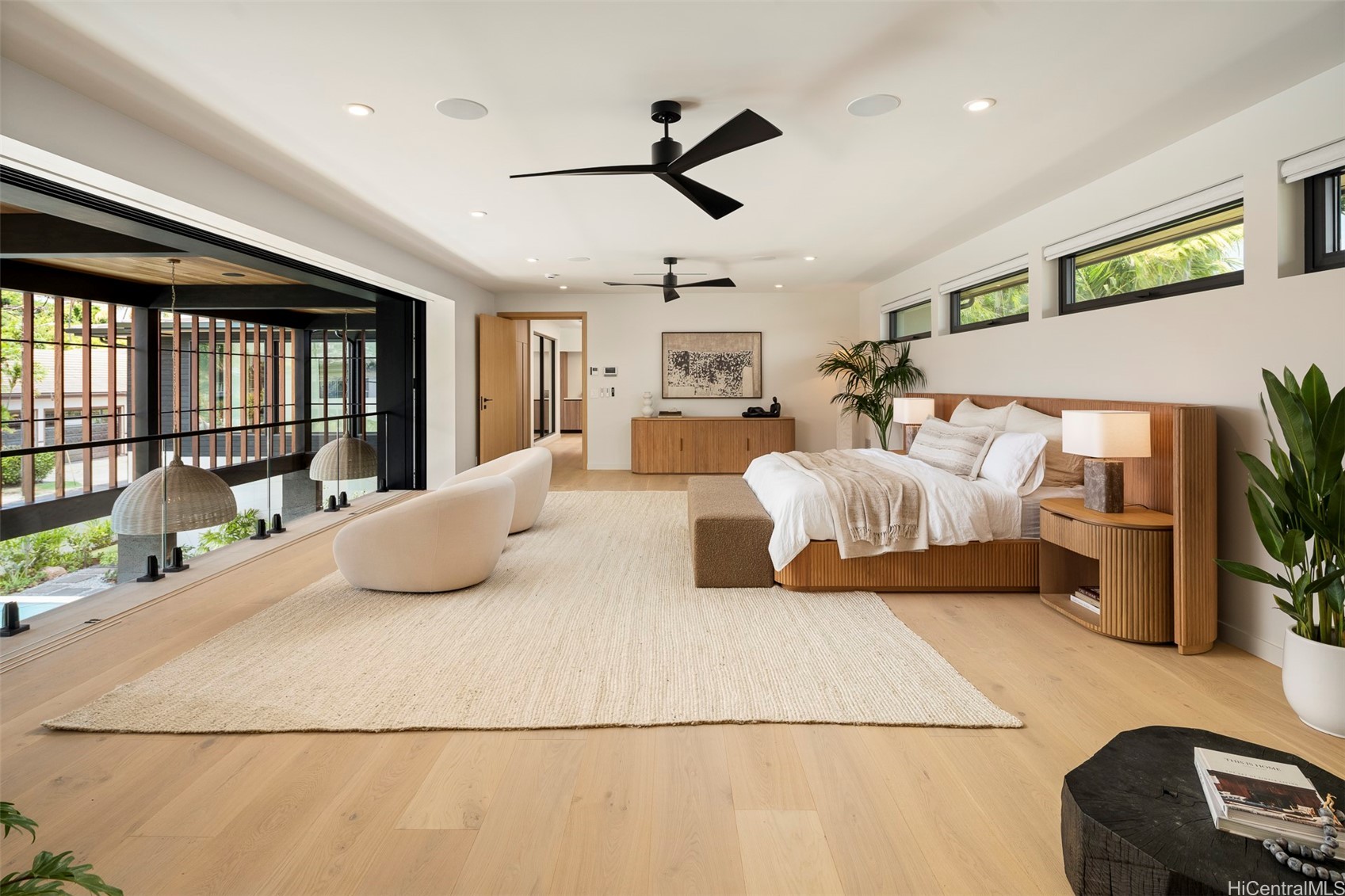 Honolulu, Hawaii, 96816, United States, 5 Bedrooms Bedrooms, ,6 BathroomsBathrooms,Residential,For Sale,1989143