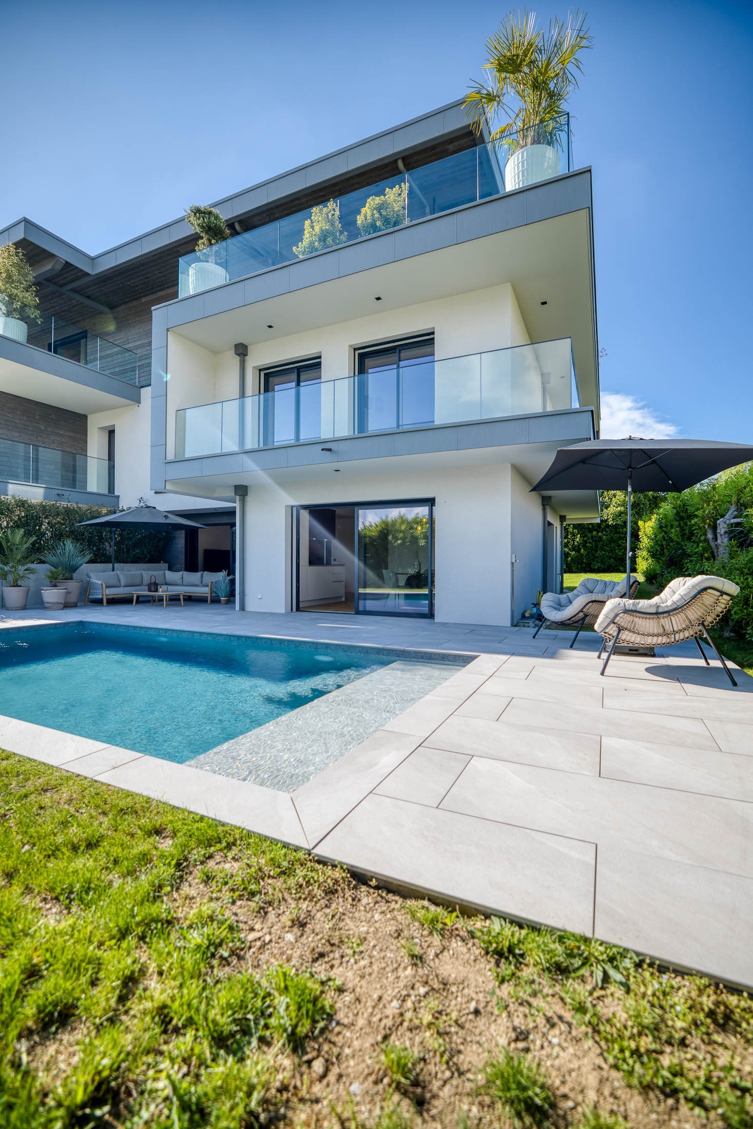  Modern villa with lake and mountain views - 物件實景