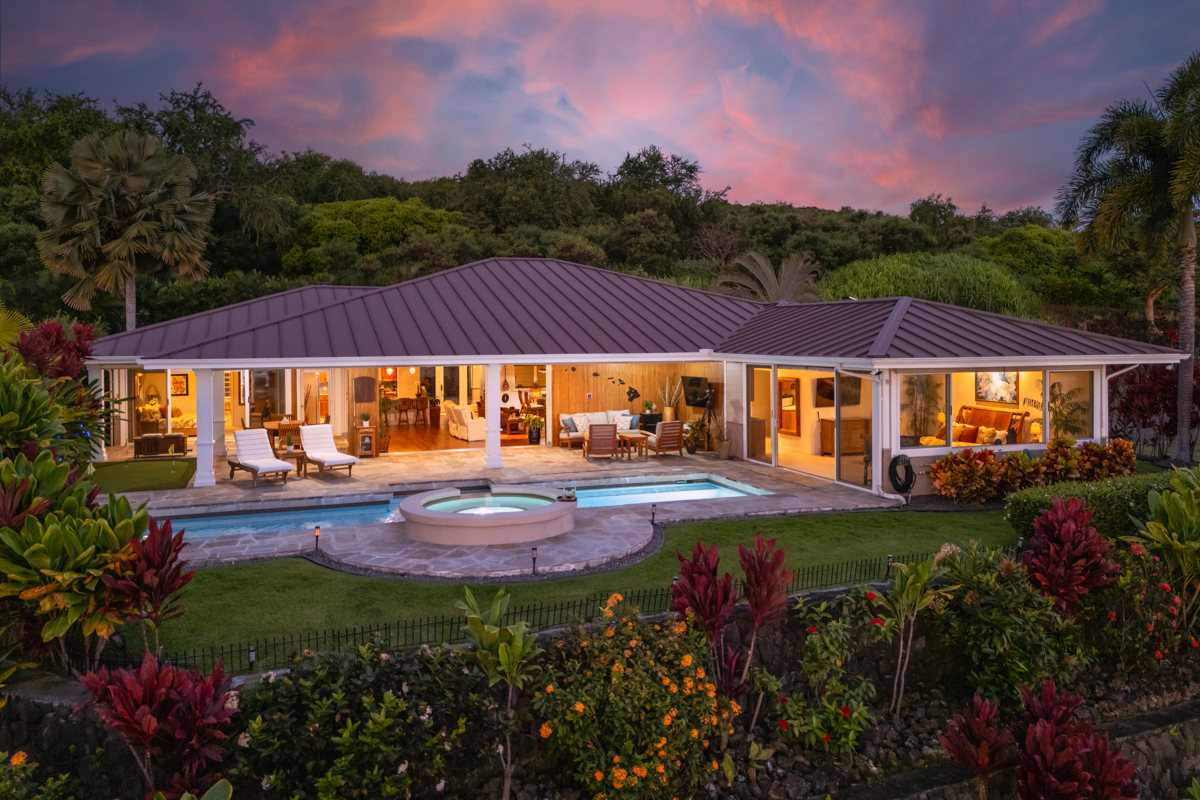 Kailua-Kona, Hawaii, 96740, United States, 3 Bedrooms Bedrooms, ,4 BathroomsBathrooms,Residential,For Sale,1908739