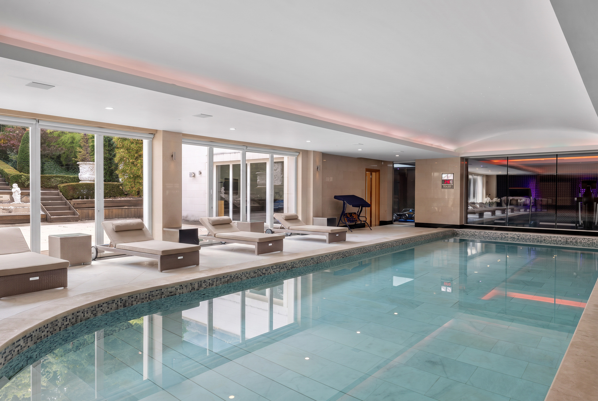  A Magnificent Eight-Bedroom Mansion in Wentworth Estate - 物件實景