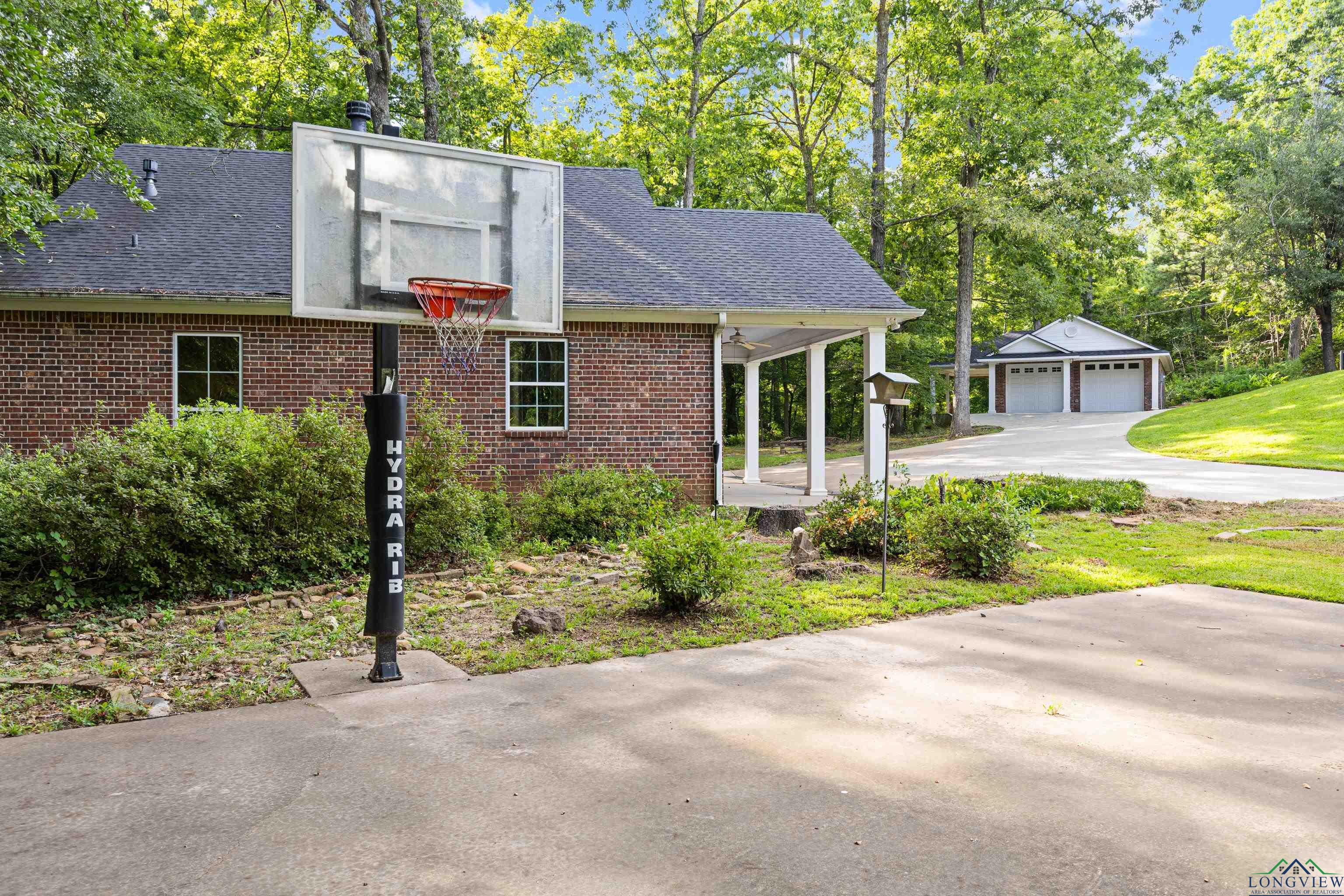 Longview, Texas, 75605, United States, 4 Bedrooms Bedrooms, ,6 BathroomsBathrooms,Residential,For Sale,1907778