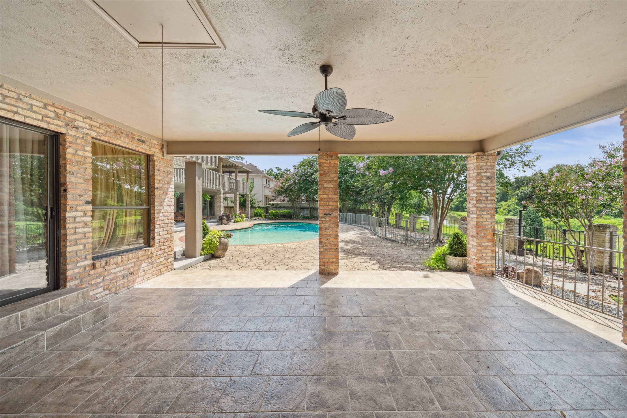  16310 Brook Forest Drive - 物件實景