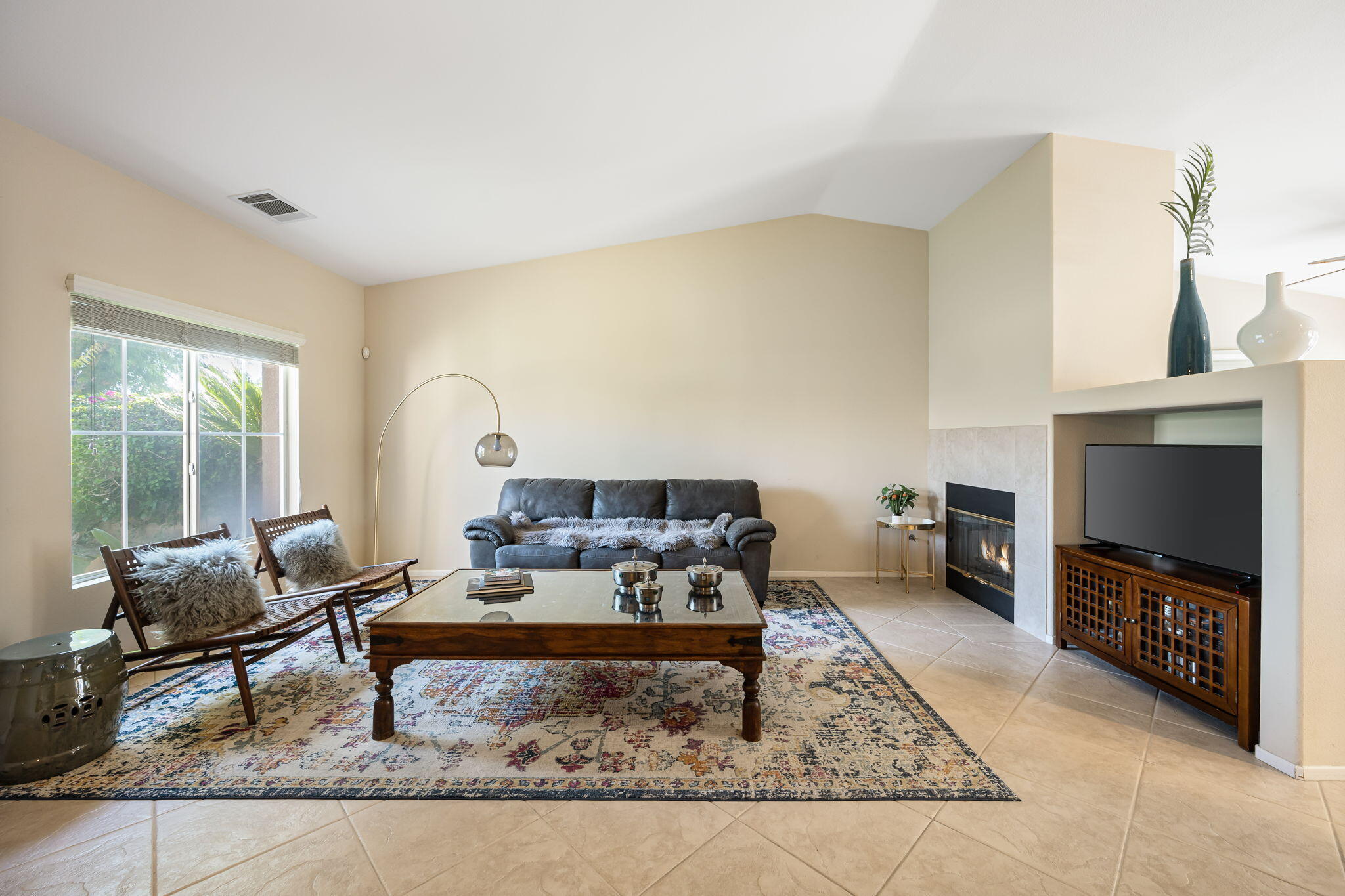 Indio, California, 92201, United States, 3 Bedrooms Bedrooms, ,2 BathroomsBathrooms,Residential,For Sale,1910889