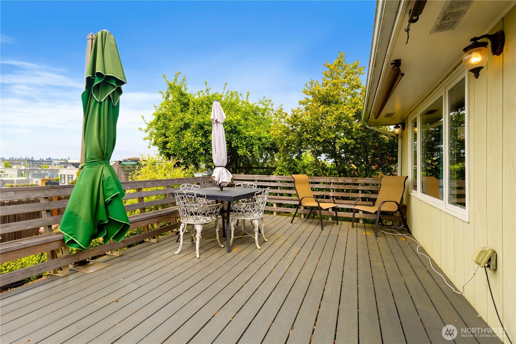 Seattle, Washington, 98126, United States, 4 Bedrooms Bedrooms, ,1 BathroomBathrooms,Residential,For Sale,1810627