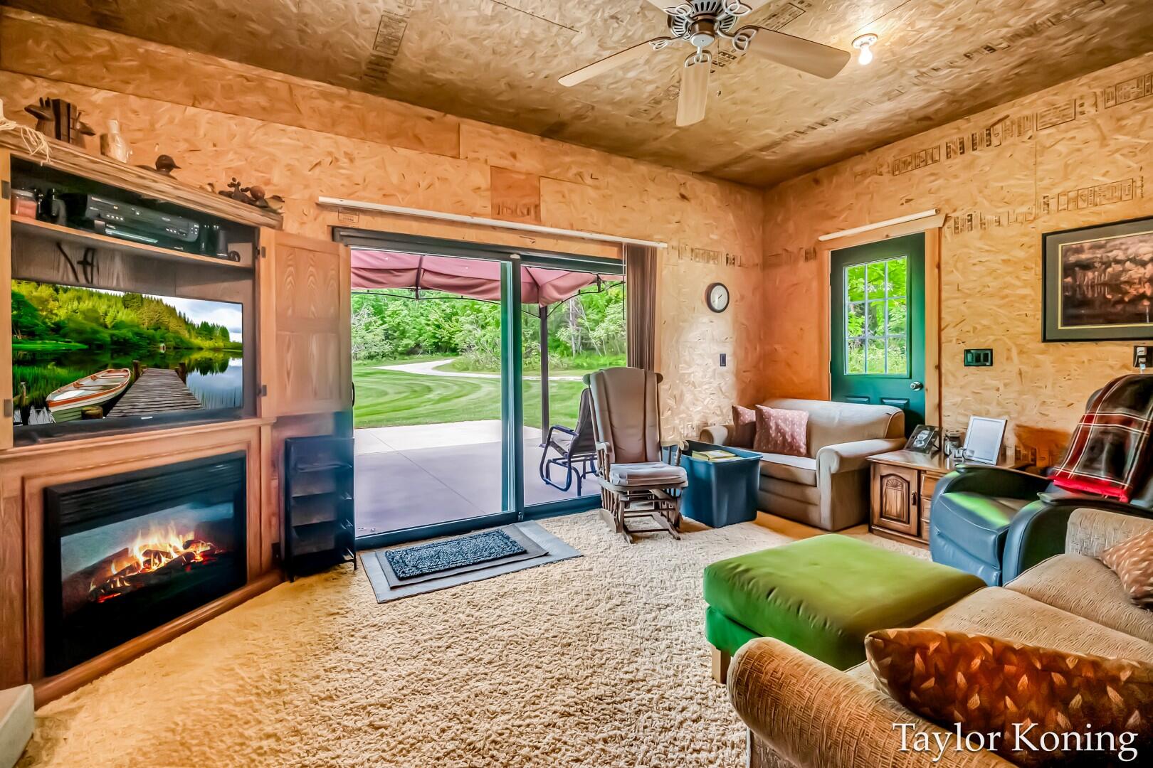 Hart, Michigan, 49420, United States, 2 Bedrooms Bedrooms, ,2 BathroomsBathrooms,Residential,For Sale,1949749