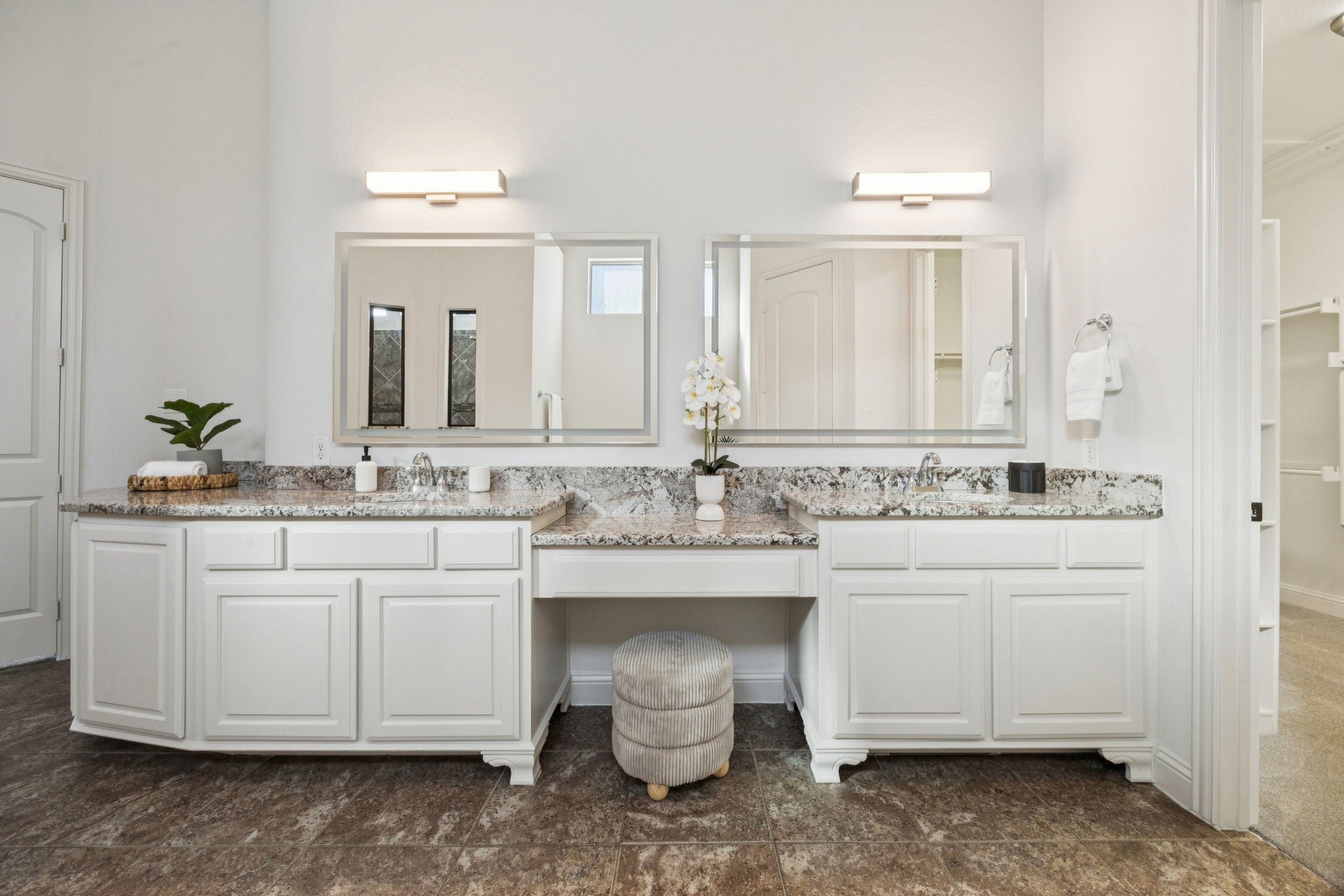 Colleyville, Texas, 76034, United States, 5 Bedrooms Bedrooms, ,5 BathroomsBathrooms,Residential,For Sale,1981317