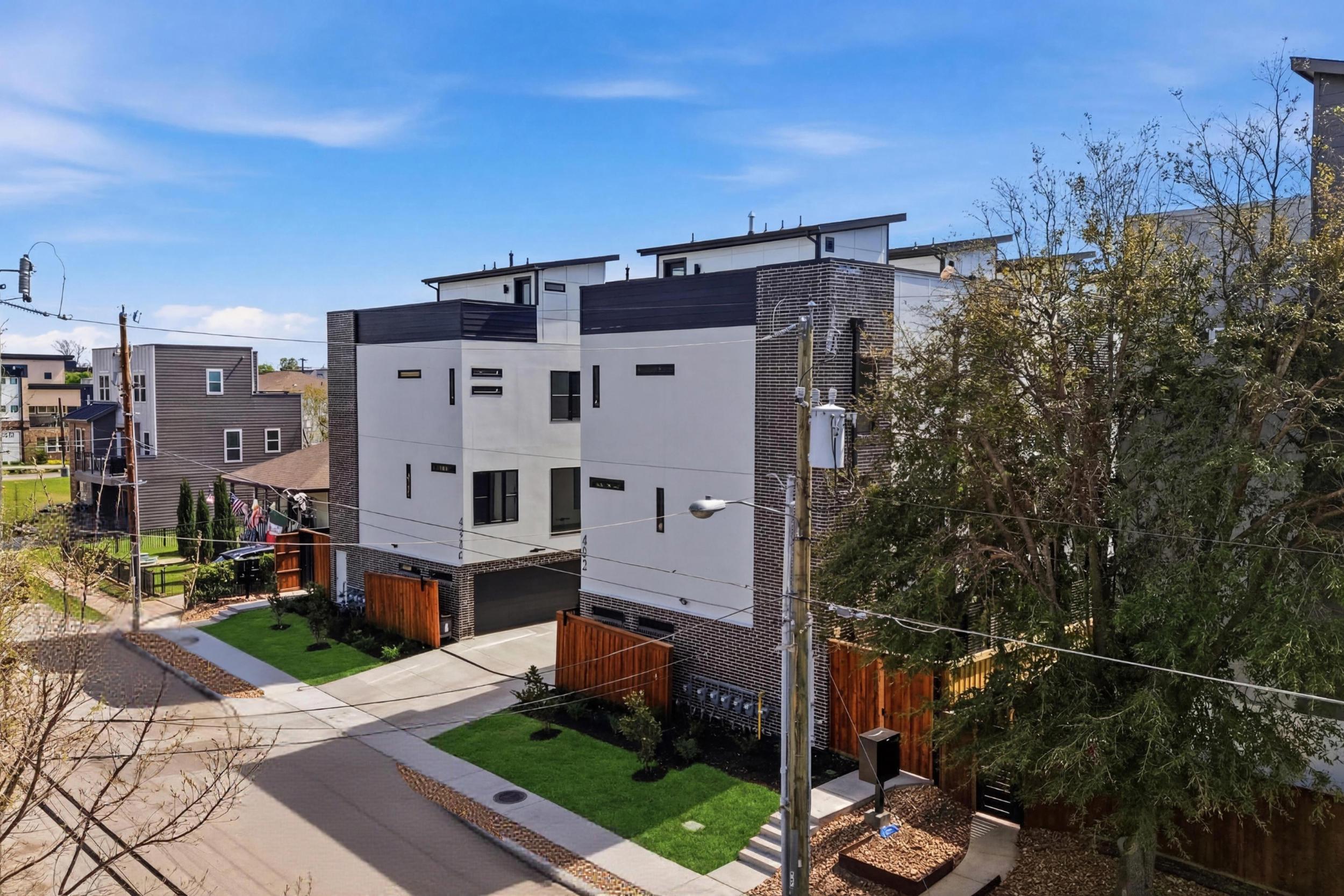  2/2.5 New Construction Townhomes Near Knox Henderson - 物件實景