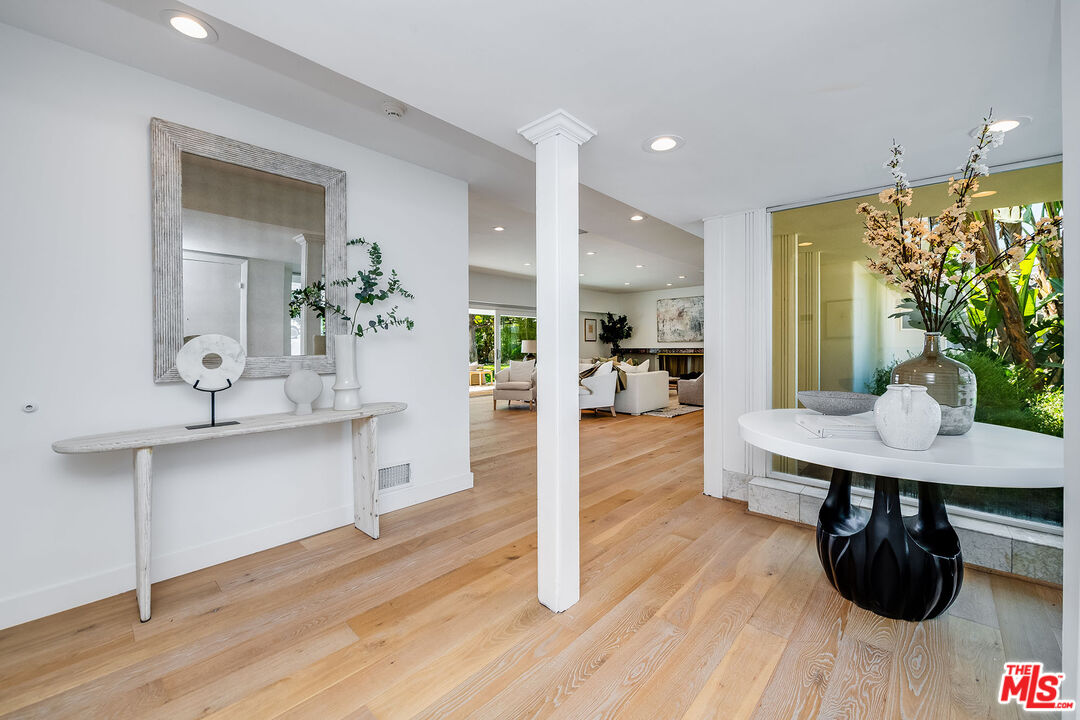 Beverly Hills, California, 90210, United States, 6 Bedrooms Bedrooms, ,6 BathroomsBathrooms,Residential,For Sale,1793530