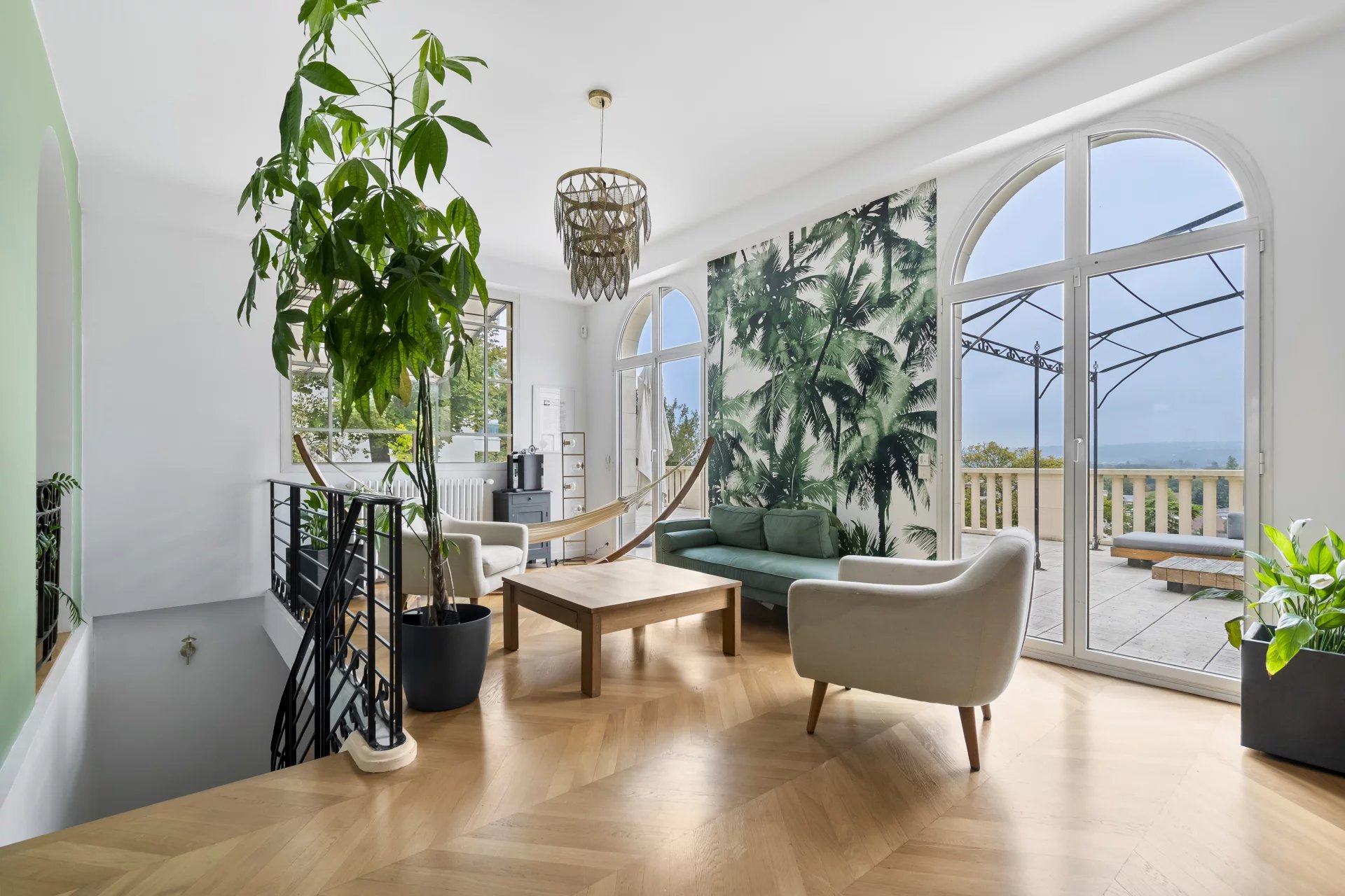 Le Pecq, Île-de-France, 78230, FR, 9 Bedrooms Bedrooms, ,9 BathroomsBathrooms,Residential,For Sale,1994371