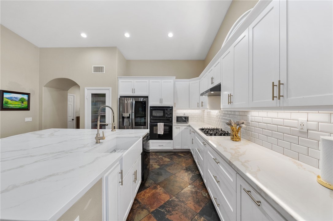 Lake Elsinore, California, 92532, United States, 3 Bedrooms Bedrooms, ,3 BathroomsBathrooms,Residential,For Sale,2049094