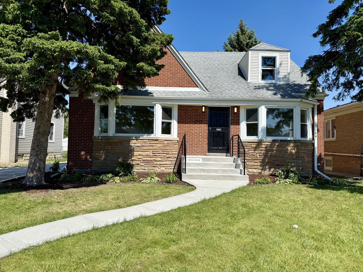 Harwood Heights, Illinois, 60706, United States, 4 Bedrooms Bedrooms, ,3 BathroomsBathrooms,Residential,For Sale,2048465