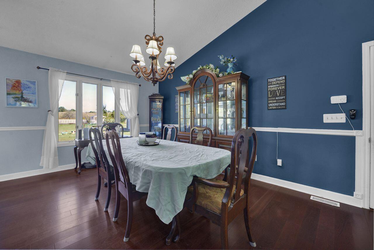 Granville, Ohio, 43023, United States, 5 Bedrooms Bedrooms, ,3 BathroomsBathrooms,Residential,For Sale,1970810