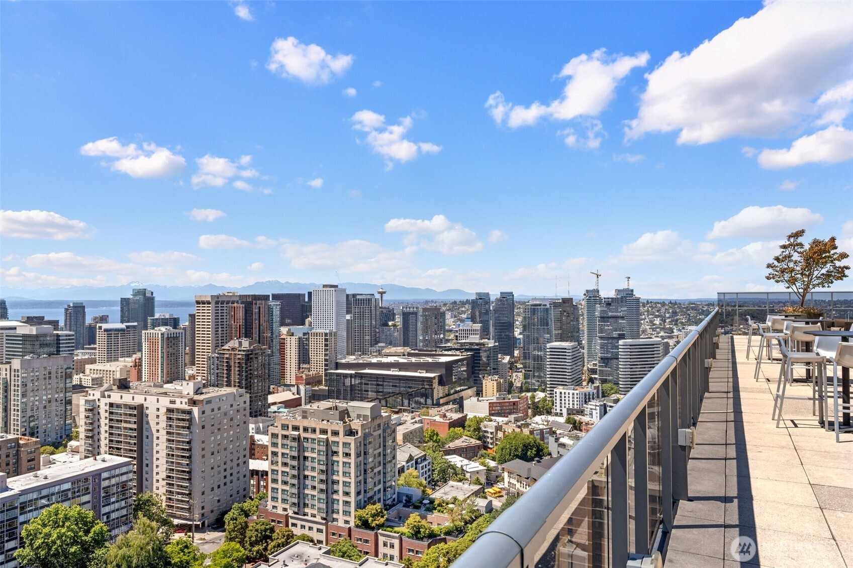Seattle, Washington, 98101, United States, 2 Bedrooms Bedrooms, ,1 BathroomBathrooms,Residential,For Sale,1897094