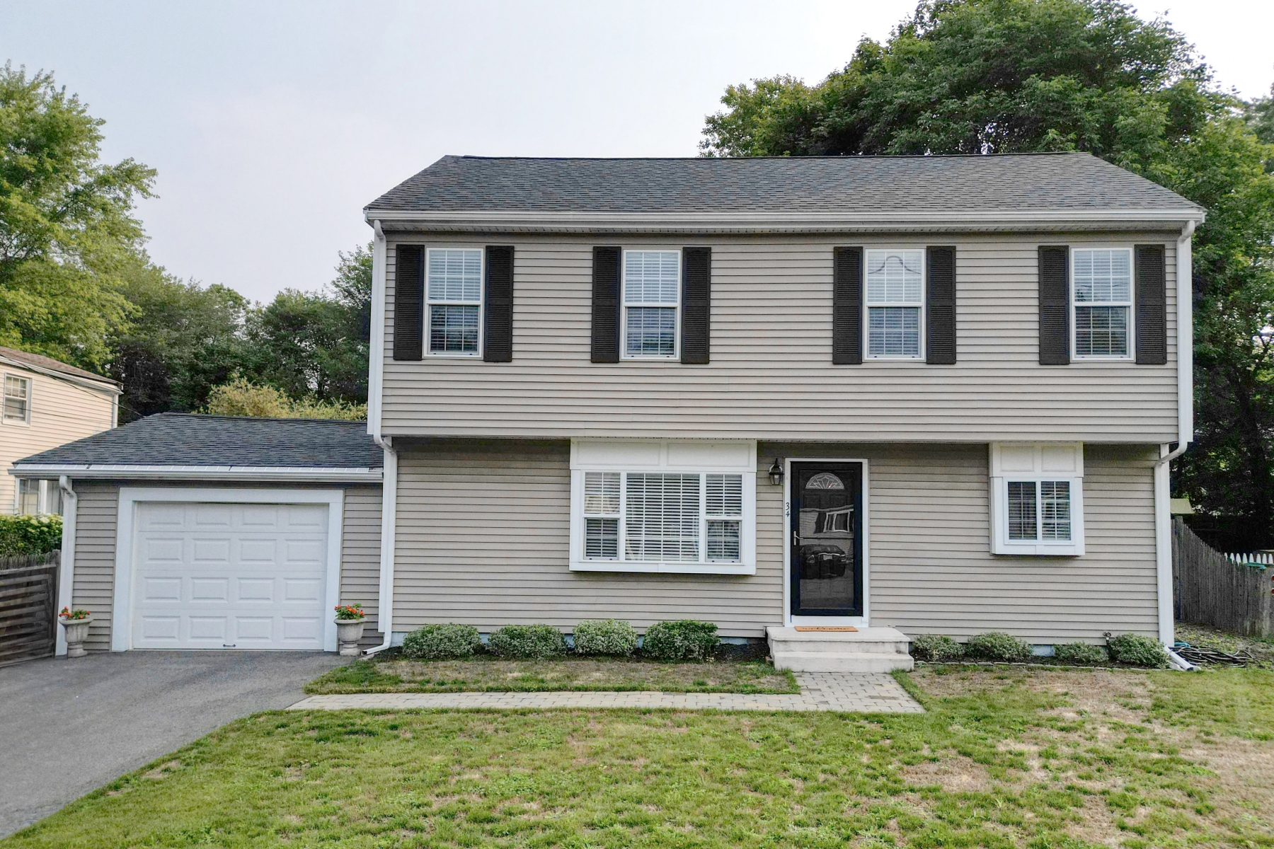Holbrook, Massachusetts, 02343, United States, 4 Bedrooms Bedrooms, ,3 BathroomsBathrooms,Residential,For Sale,1910565