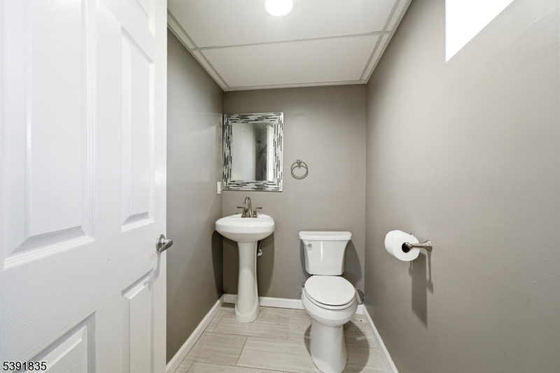 Lincoln Park Boro, New Jersey, 07035, United States, 4 Bedrooms Bedrooms, ,3 BathroomsBathrooms,Residential,For Sale,1991719