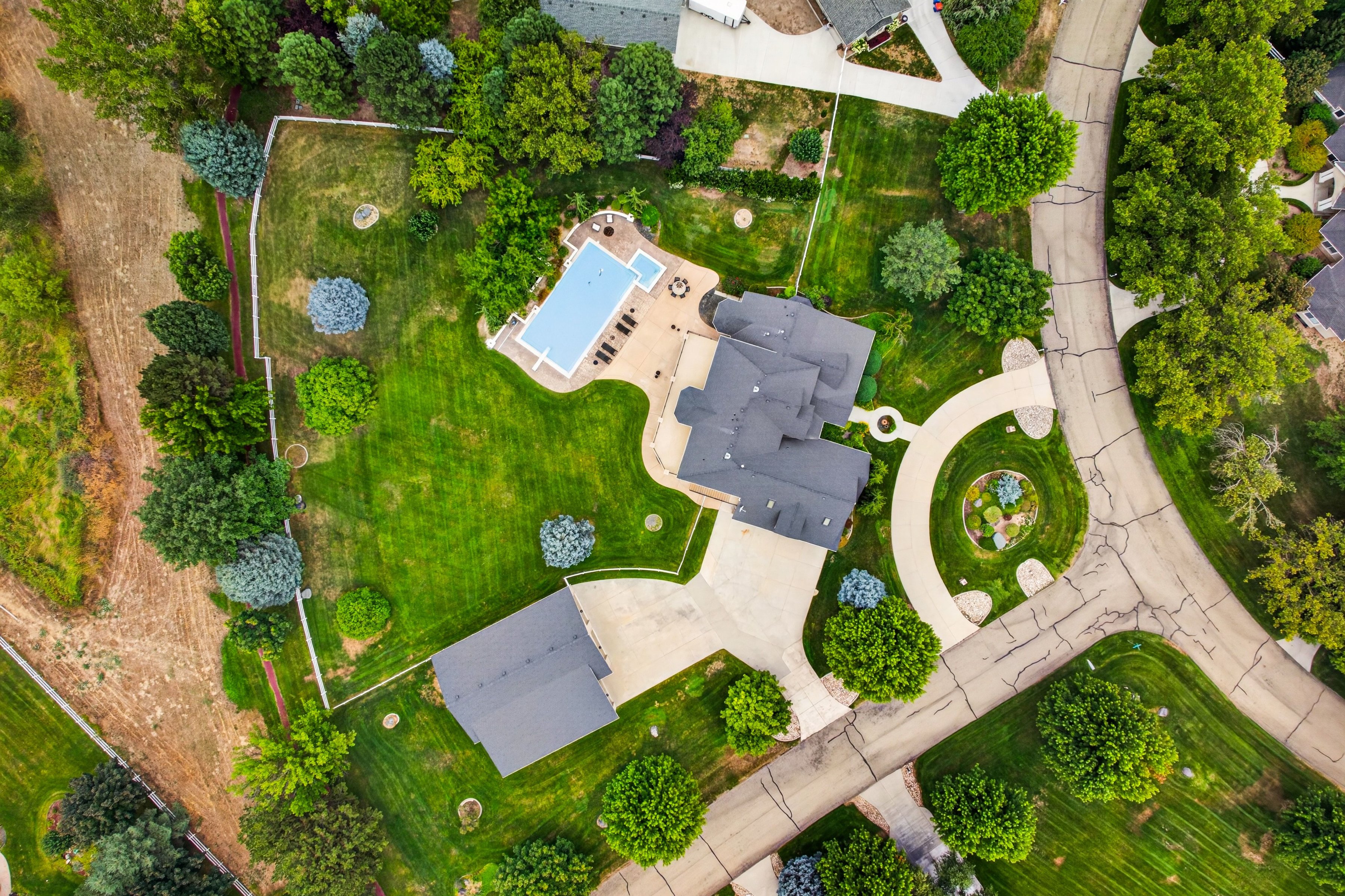  Exceptional Eagle Property - 物件實景
