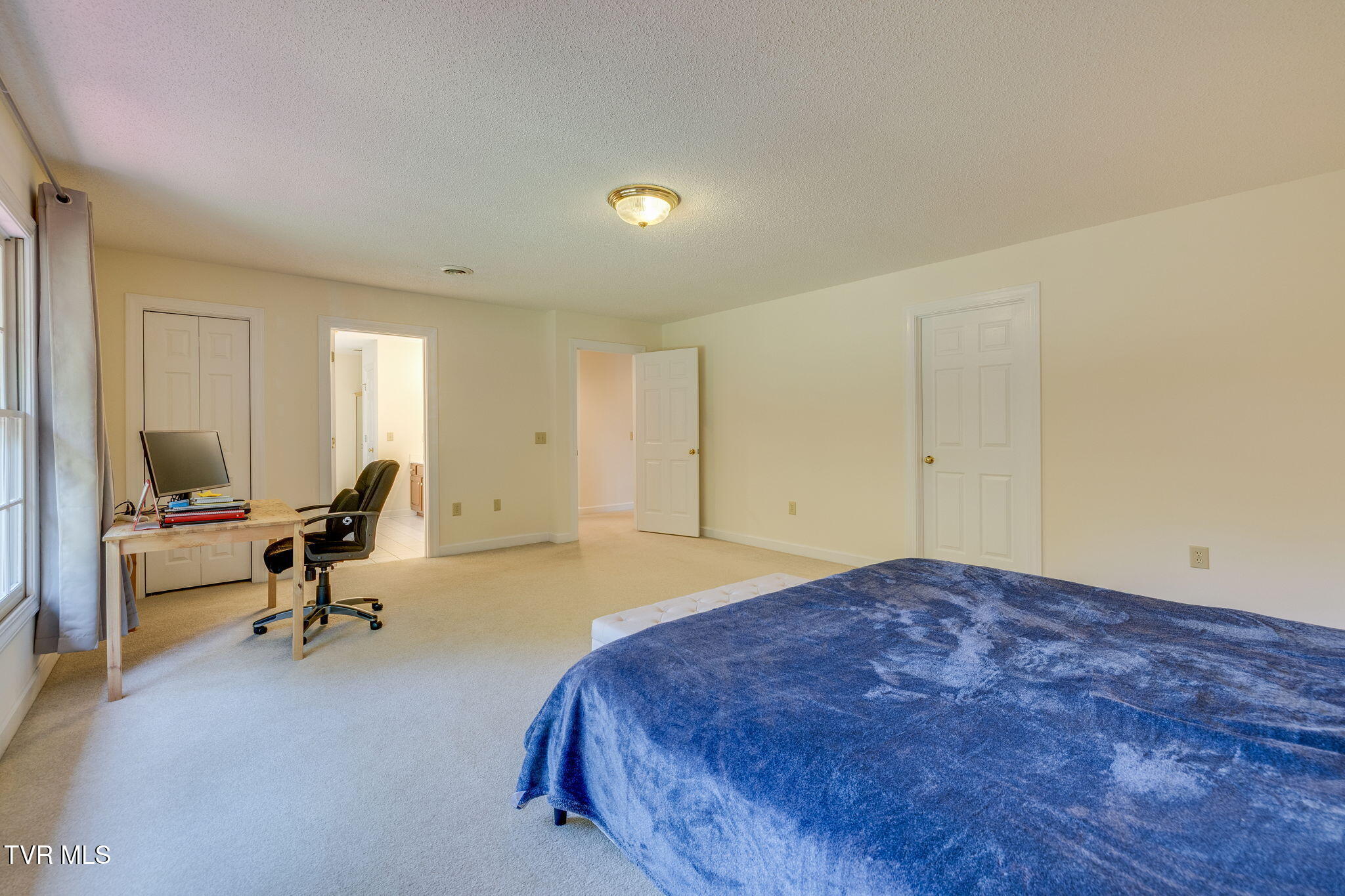 Johnson City, Tennessee, 37604, United States, 4 Bedrooms Bedrooms, ,4 BathroomsBathrooms,Residential,For Sale,1944791