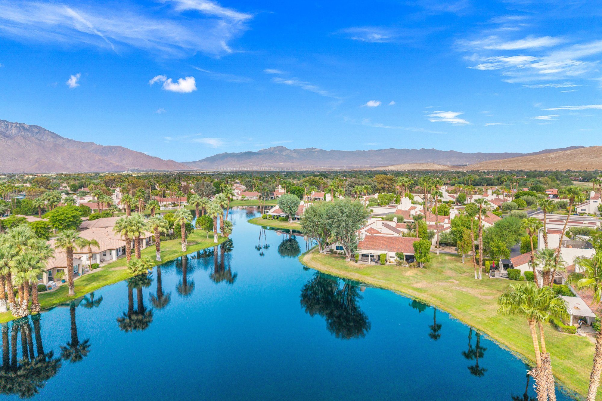  Serene Lakeside Setting Mission Hills Country Club - 物件實景