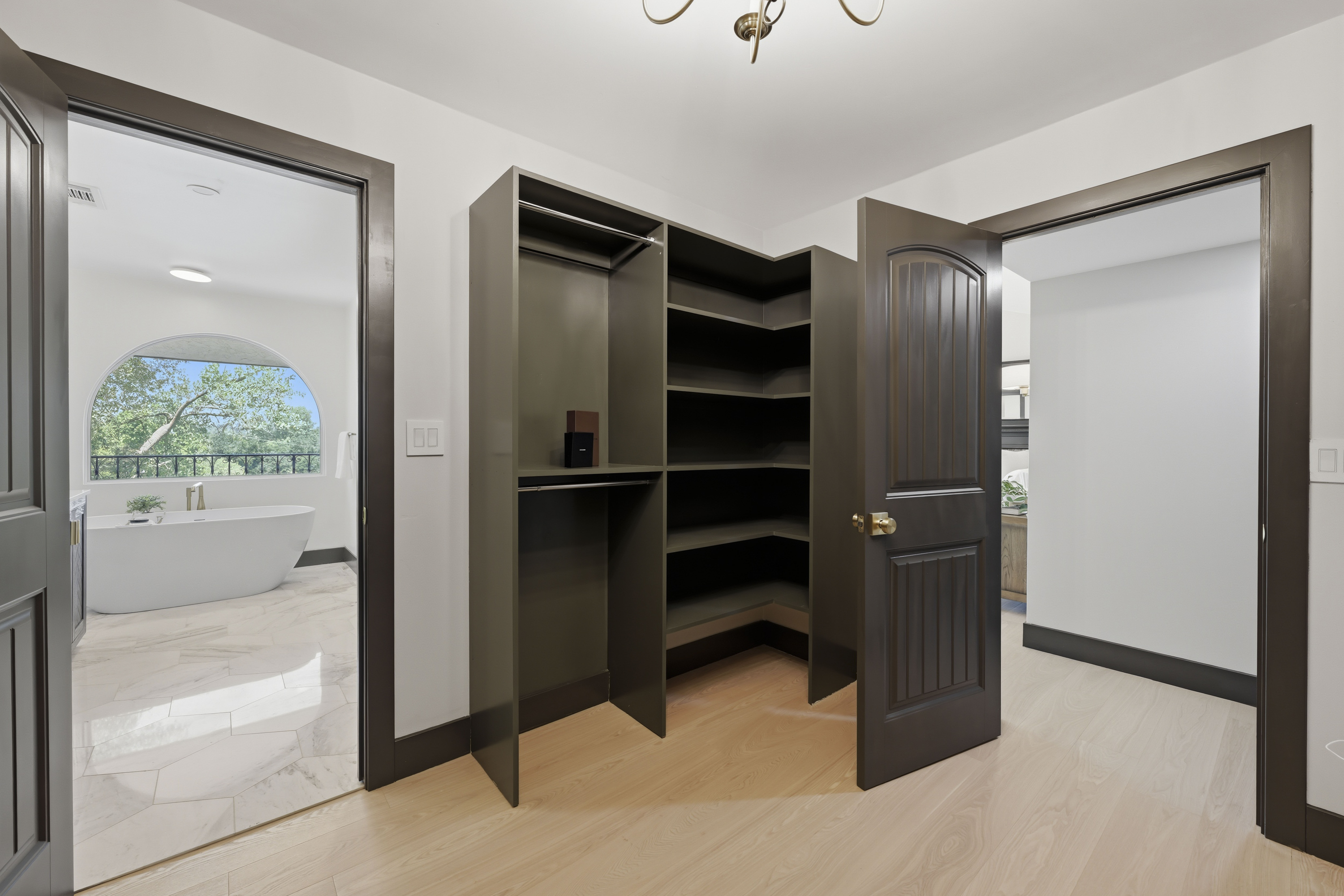  9815 Mira Del Rio Drive, Sacramento, CA 95827 - 物件實景