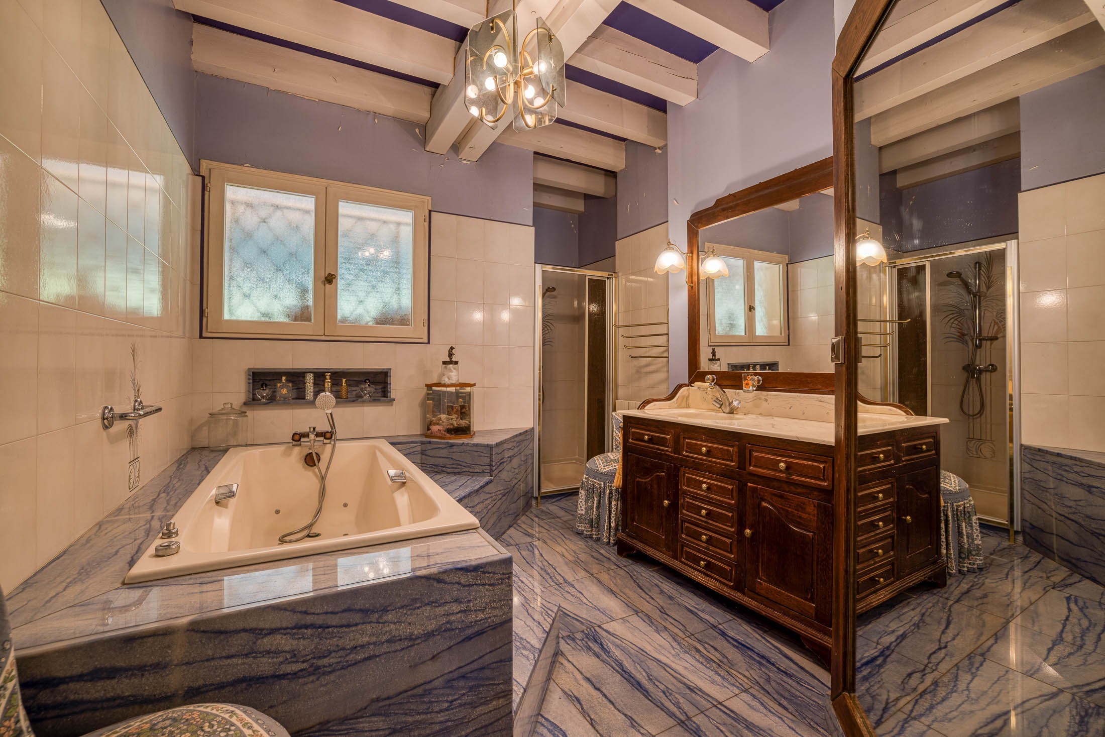  Exceptional property with views of Lake, the mountains, and the Château de Ment… - 物件實景