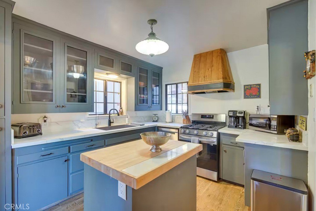 Big Bear Lake, California, 92315, United States, 4 Bedrooms Bedrooms, ,3 BathroomsBathrooms,Residential,For Sale,1982573