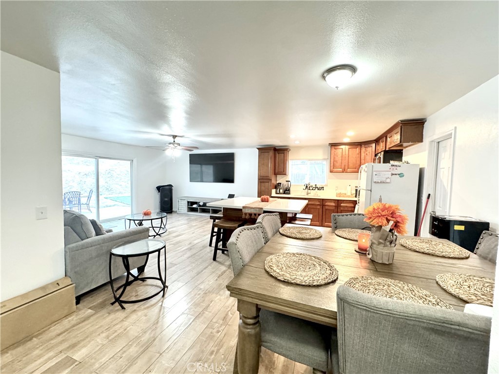 Colton, California, 92324, United States, 4 Bedrooms Bedrooms, ,2 BathroomsBathrooms,Residential,For Sale,1964094