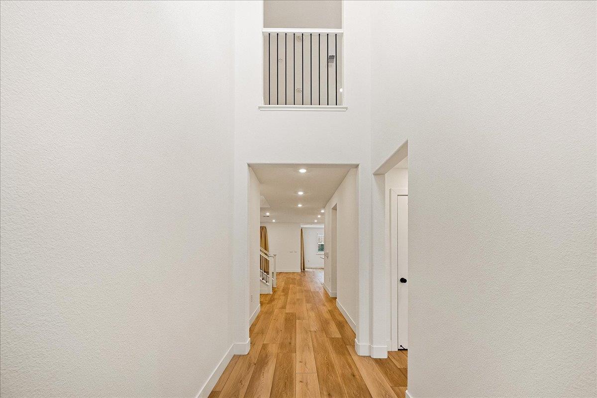 Roseville, California, 95747, United States, 5 Bedrooms Bedrooms, ,4 BathroomsBathrooms,Residential,For Sale,1998705